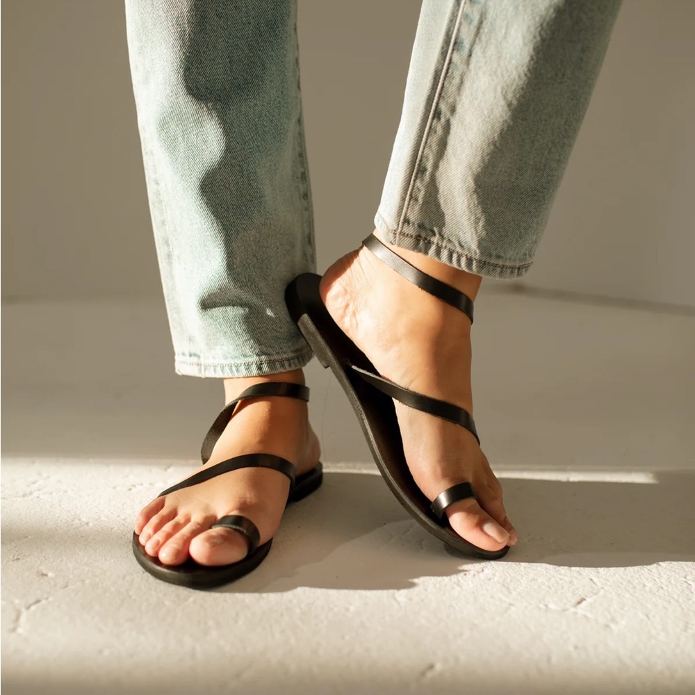 CARLY JEAN LOS ANGELES CJLA RHODES SANDALS BLACK